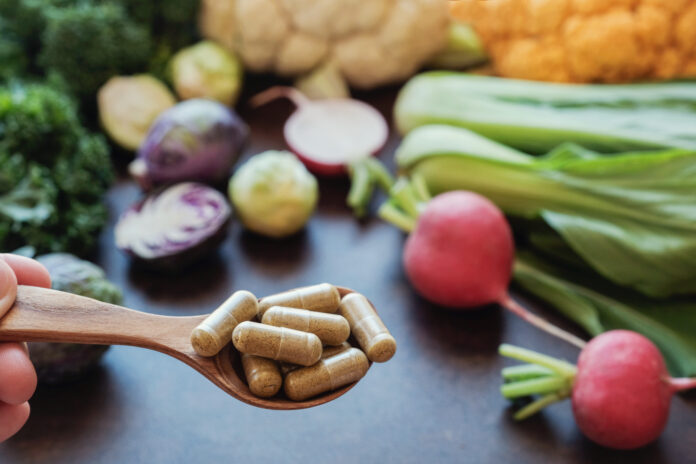 cápsulas de verduras crucíferas, suplementos dietéticos para una alimentación sana